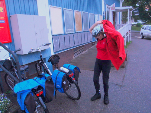 Cycling to Askersund.